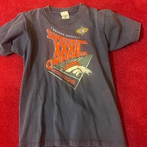 Classic Broncos Super Bowl XXXii shirt